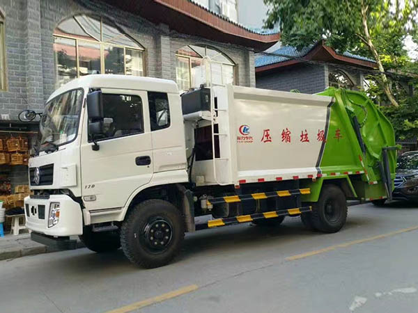 東風(fēng)專底10方壓縮垃圾車